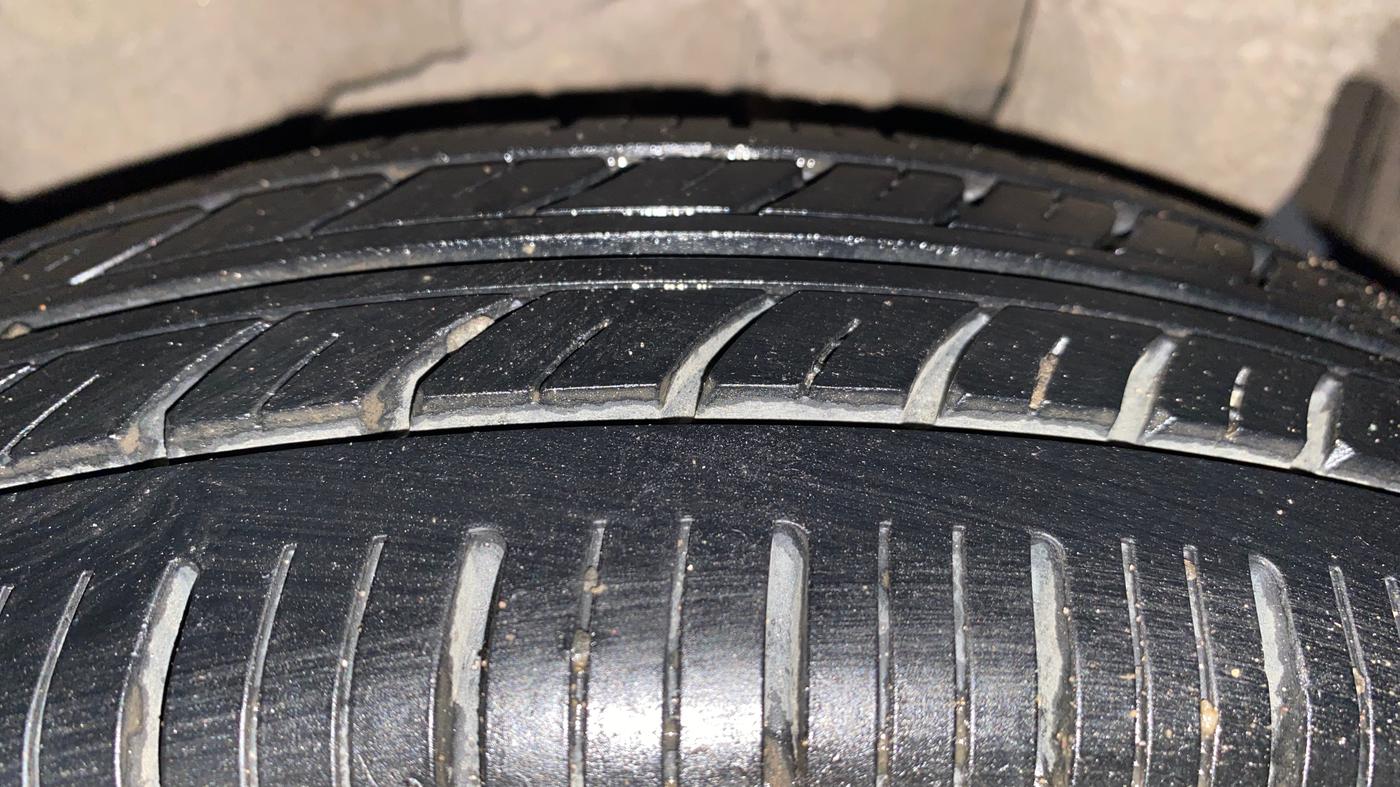 2014 Hyundai Eon ERA +, Petrol, Manual, 33,392 km, Left Rear Tyre Tread