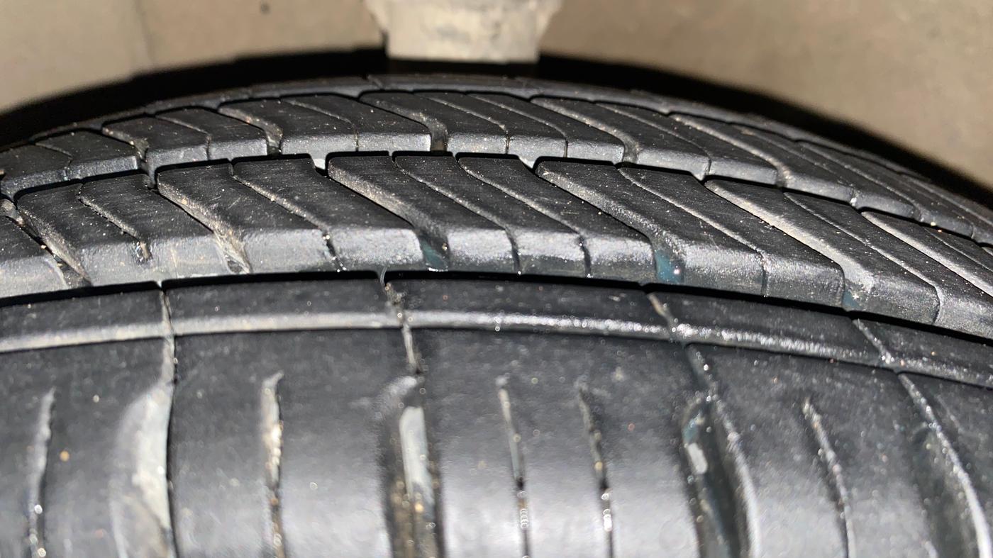2014 Hyundai Eon ERA +, Petrol, Manual, 33,392 km, Left Front Tyre Tread