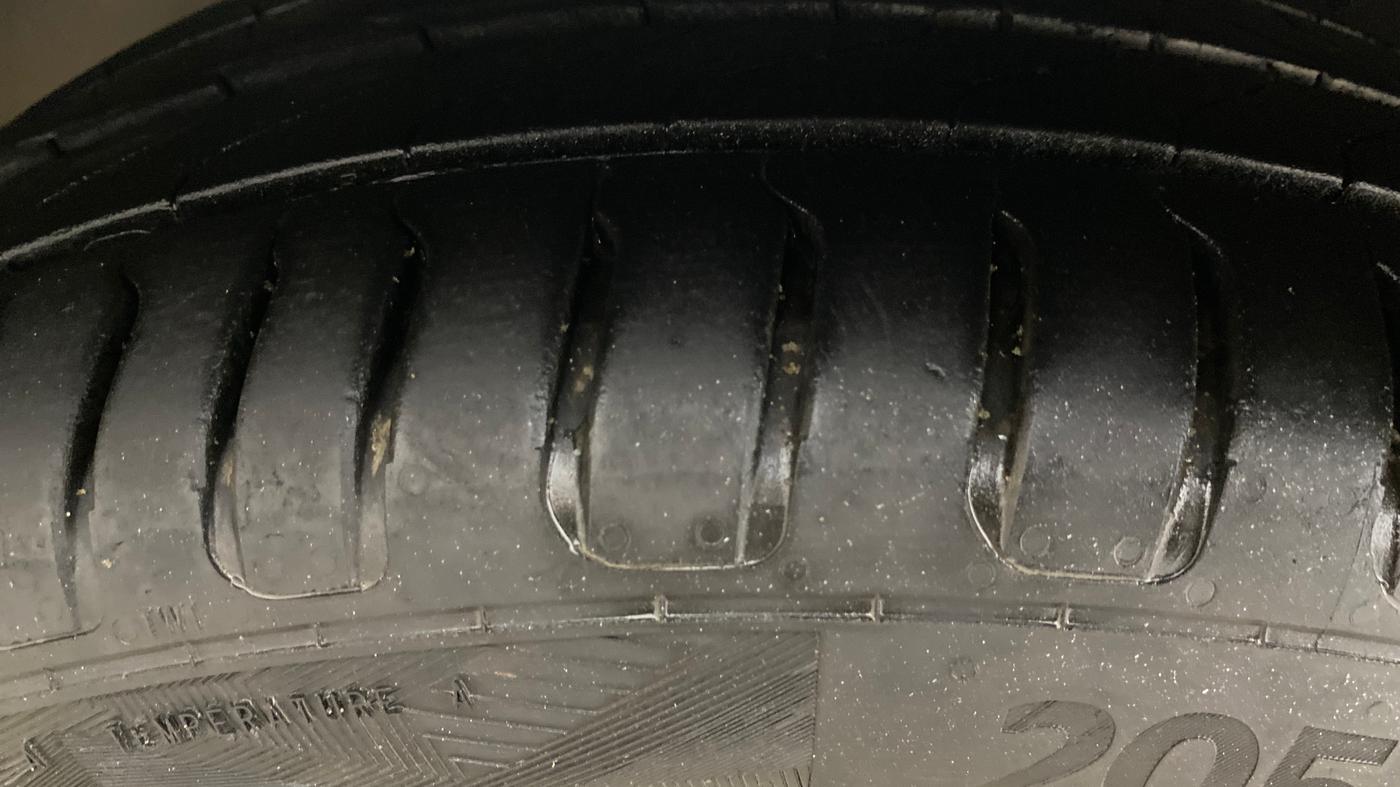 2015 Ford Fiesta TITANIUM DIESEL, Diesel, Manual, 58,007 km, Left Front Tyre Tread