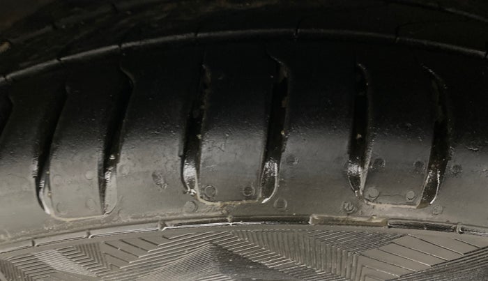 2015 Ford Fiesta TITANIUM DIESEL, Diesel, Manual, 58,007 km, Right Rear Tyre Tread