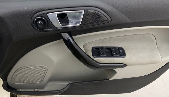 2015 Ford Fiesta TITANIUM DIESEL, Diesel, Manual, 58,007 km, Driver Side Door Panels Control