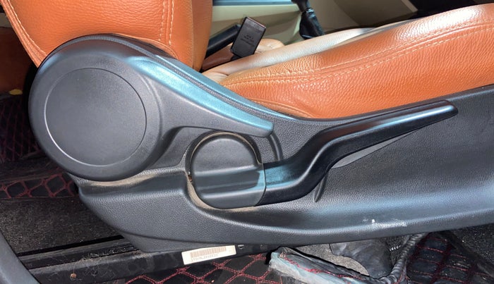 2023 Honda Amaze 1.2L I-VTEC VX, Petrol, Manual, 32,831 km, Driver Side Adjustment Panel