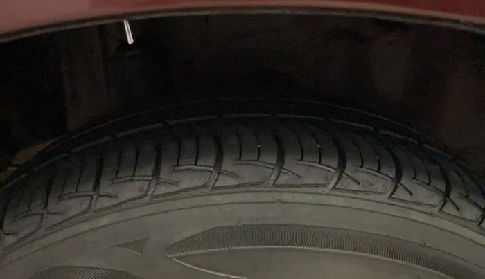 2015 Honda Amaze 1.2L I-VTEC S, Petrol, Manual, 64,965 km, Right Rear Tyre Tread