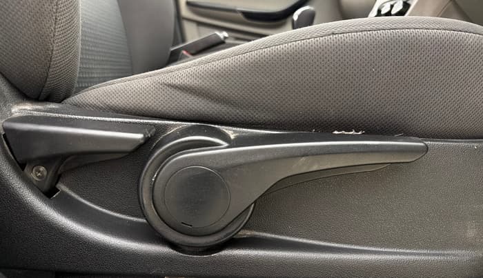 2017 Tata Tiago XZ PETROL, Petrol, Manual, 50,875 km, Driver Side Adjustment Panel