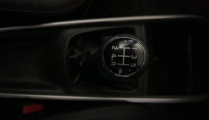 2016 Maruti Baleno DELTA PETROL 1.2, Petrol, Manual, 28,157 km, Gear Lever