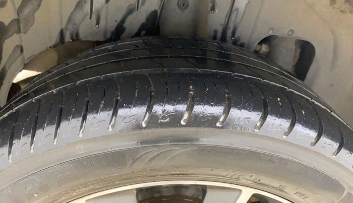 2019 Mahindra XUV300 W8 (O) 1.5 DIESEL, Diesel, Manual, 42,533 km, Right Rear Tyre Tread