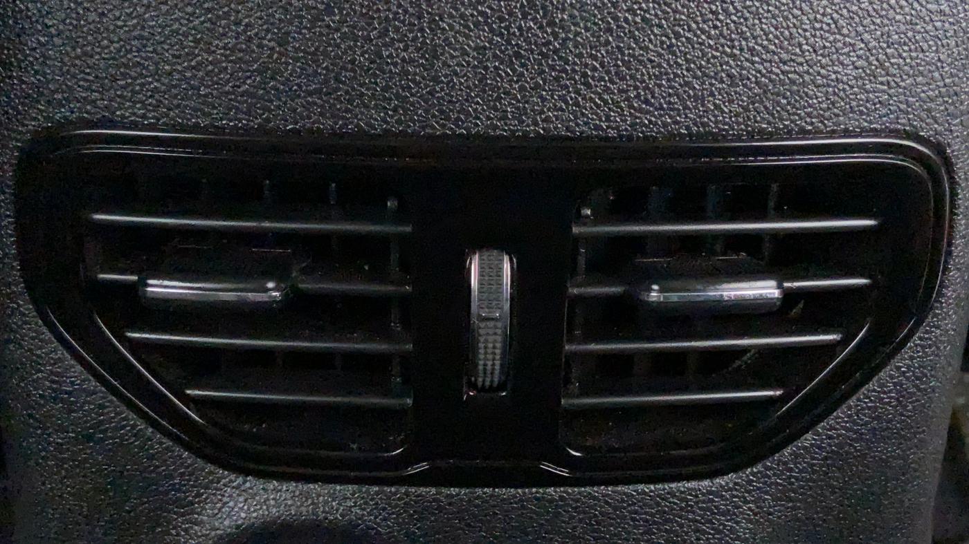 2018 Tata Hexa Varicor 320 XE, Diesel, Manual, 36,122 km, Rear AC Vents