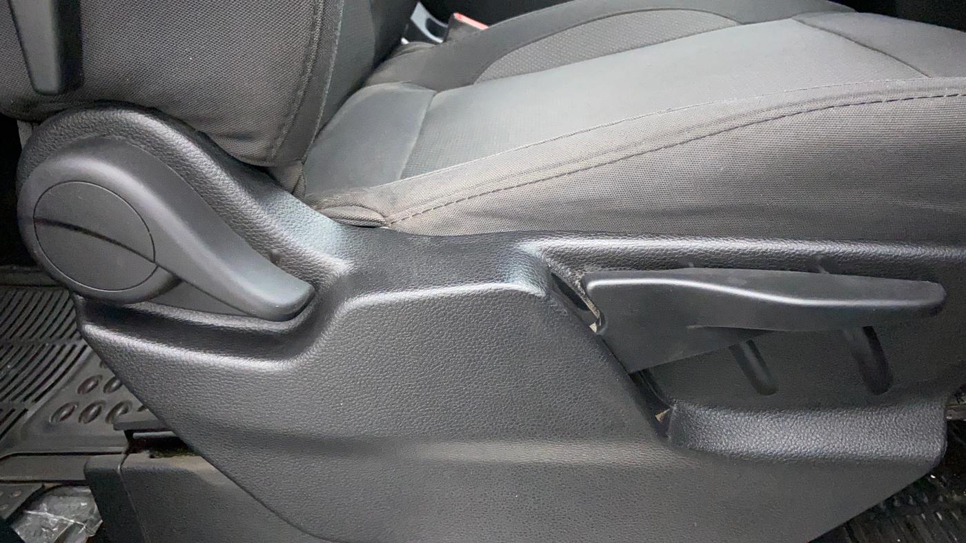 2018 Tata Hexa Varicor 320 XE, Diesel, Manual, 36,122 km, Driver Side Adjustment Panel