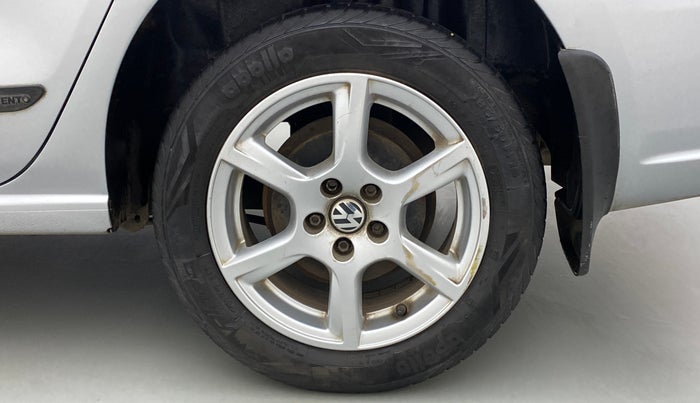 2014 Volkswagen Vento HIGHLINE PETROL, Petrol, Manual, 37,558 km, Left Rear Wheel