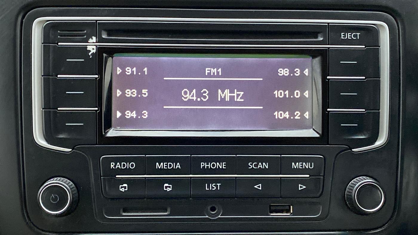 2014 Volkswagen Vento HIGHLINE PETROL, Petrol, Manual, 37,558 km, Infotainment System