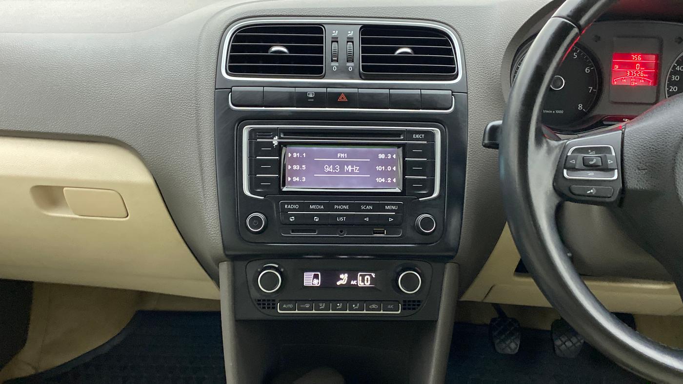 2014 Volkswagen Vento HIGHLINE PETROL, Petrol, Manual, 37,558 km, Air Conditioner