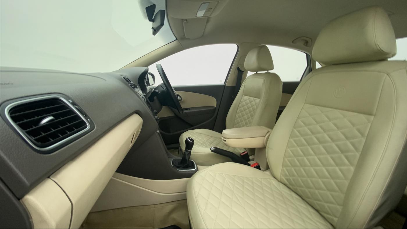2014 Volkswagen Vento HIGHLINE PETROL, Petrol, Manual, 37,558 km, Right Side Front Door Cabin
