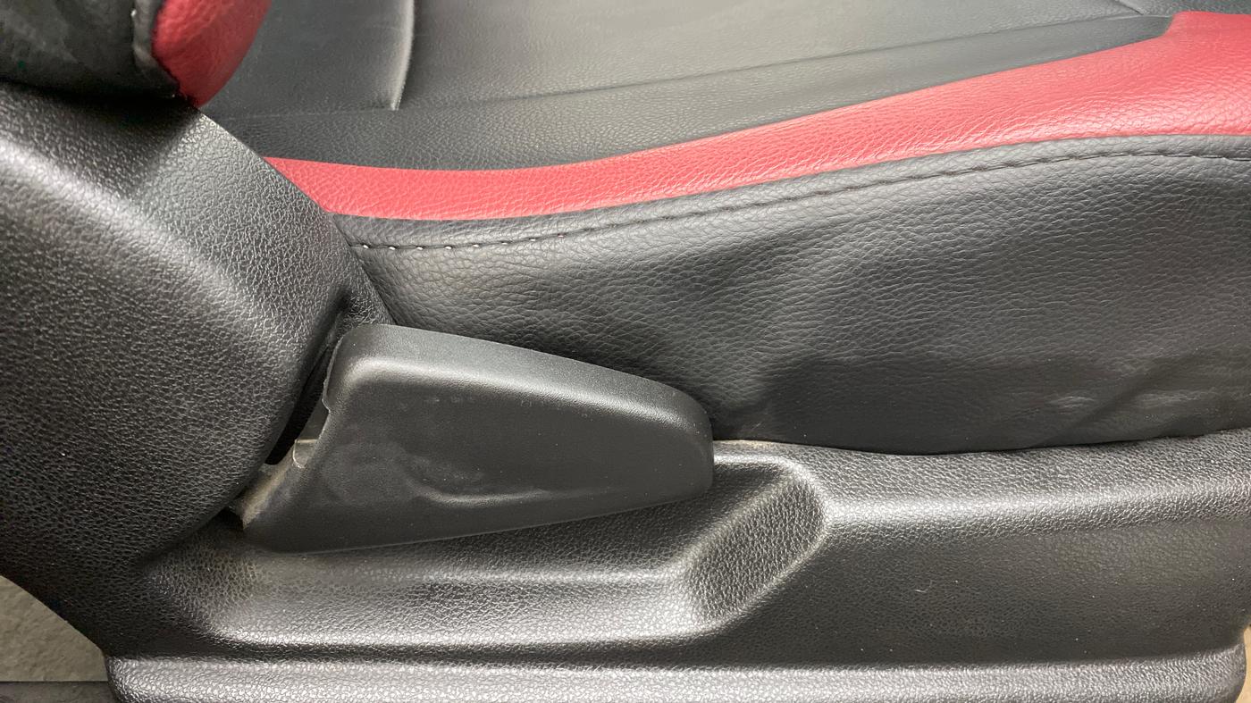 2018 Renault Kwid 1.0 RXT Opt AT, Petrol, Automatic, 24,611 km, Driver Side Adjustment Panel