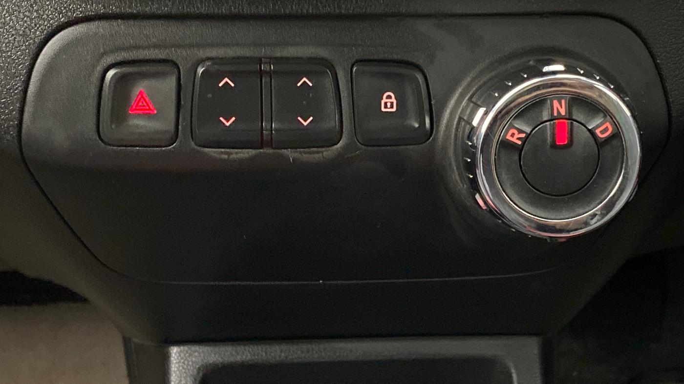 2018 Renault Kwid 1.0 RXT Opt AT, Petrol, Automatic, 24,611 km, Gear Lever