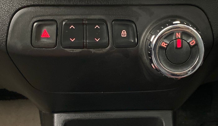 2018 Renault Kwid 1.0 RXT Opt AT, Petrol, Automatic, 24,611 km, Gear Lever