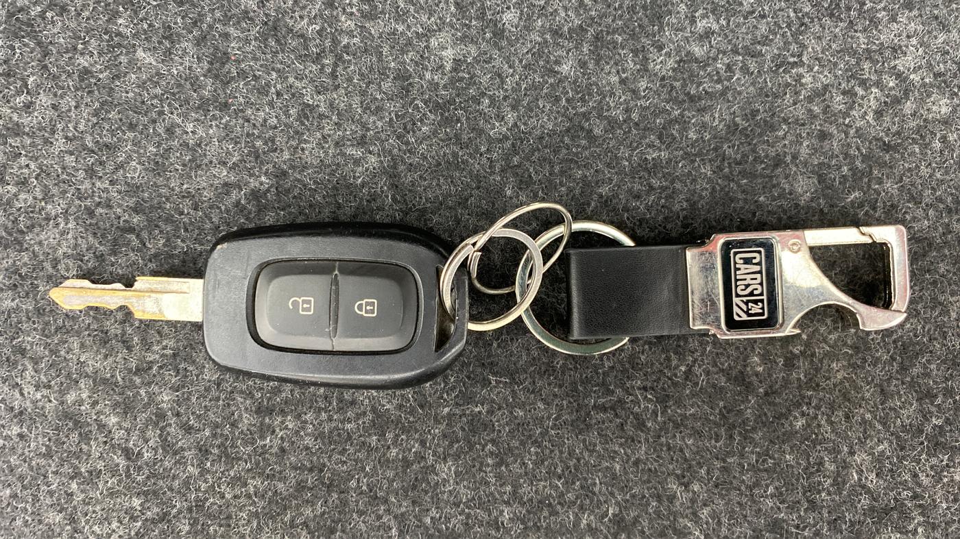 2018 Renault Kwid 1.0 RXT Opt AT, Petrol, Automatic, 24,611 km, Key Close Up