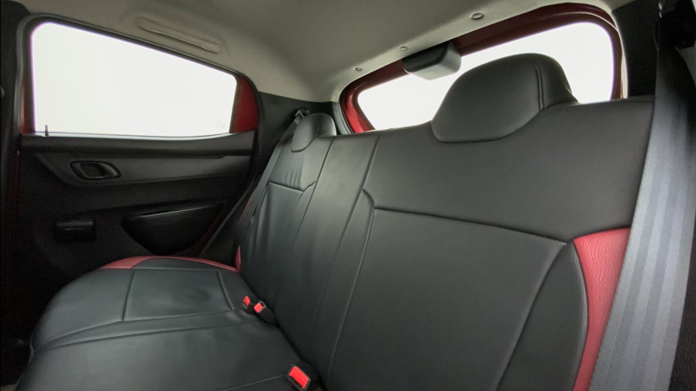 2018 Renault Kwid 1.0 RXT Opt AT, Petrol, Automatic, 24,611 km, Right Side Rear Door Cabin