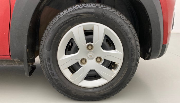 2018 Renault Kwid 1.0 RXT Opt AT, Petrol, Automatic, 24,611 km, Right Front Wheel