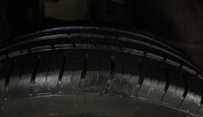 2021 Nissan Kicks XV 1.5, Petrol, Manual, 22,540 km, Right Rear Tyre Tread