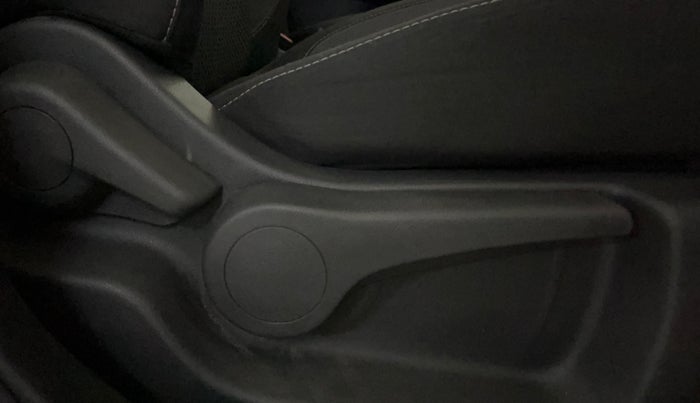 2021 Nissan Kicks XV 1.5, Petrol, Manual, 22,540 km, Driver Side Adjustment Panel