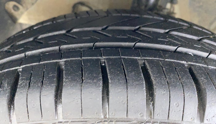 2020 Hyundai Grand i10 MAGNA 1.2 VTVT, Petrol, Manual, 6,634 km, Left Front Tyre Tread