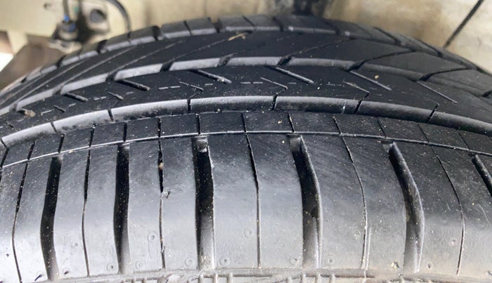 2020 Hyundai Grand i10 MAGNA 1.2 VTVT, Petrol, Manual, 6,634 km, Right Rear Tyre Tread