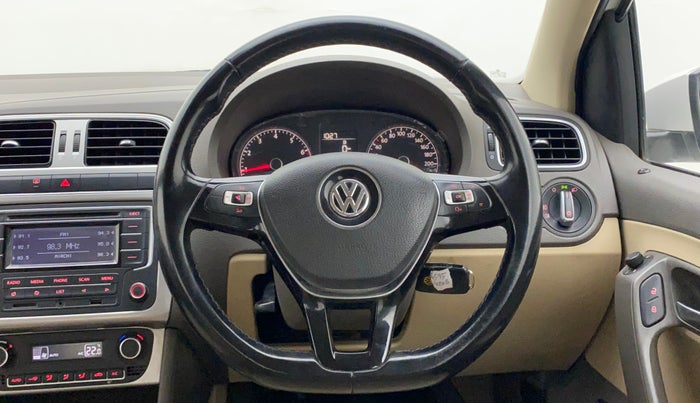 2016 Volkswagen Vento HIGHLINE 1.6 MPI, Petrol, Manual, 1,15,252 km, Steering Wheel Close Up