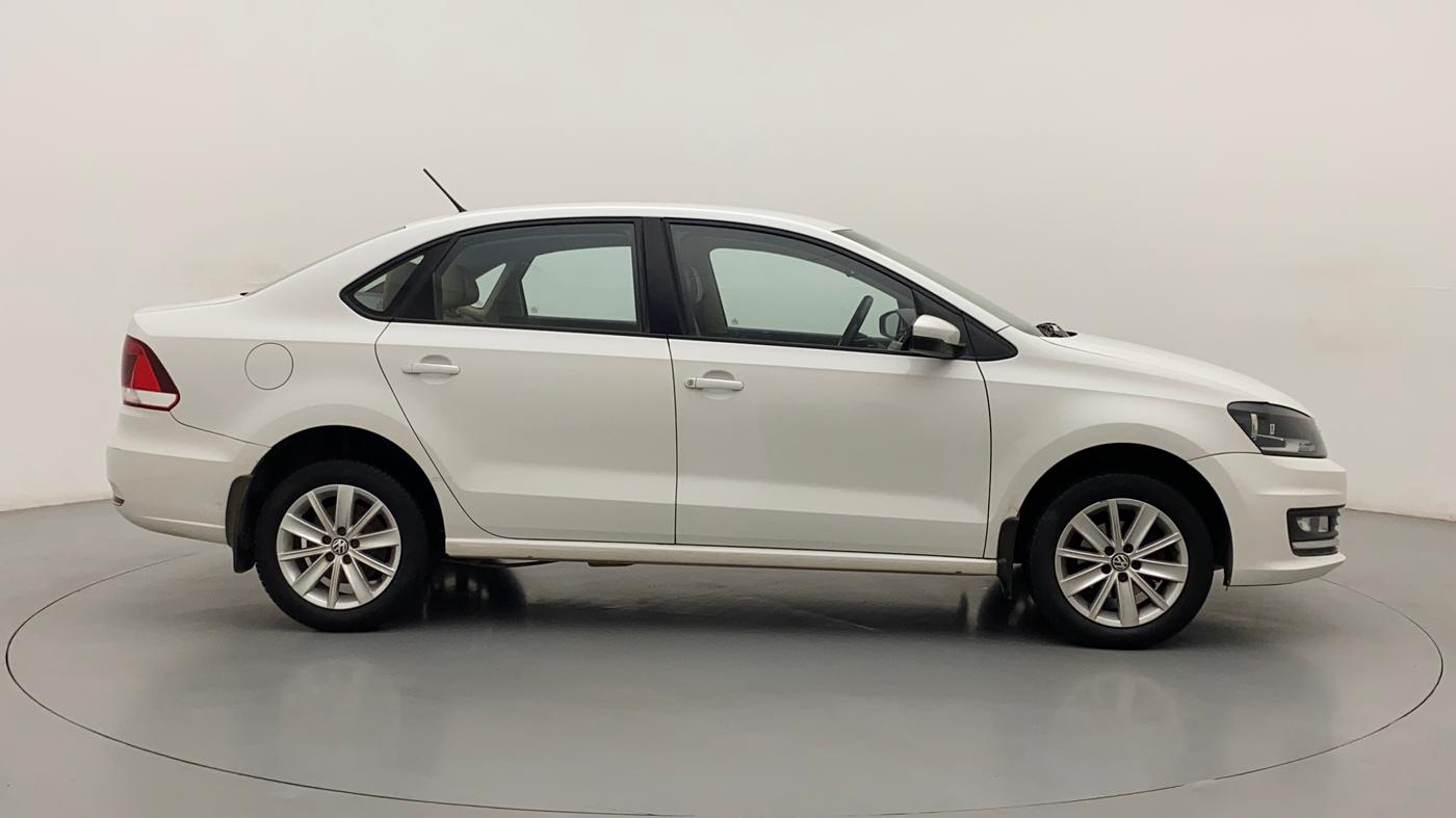 2016 Volkswagen Vento HIGHLINE 1.6 MPI, Petrol, Manual, 1,15,252 km, Right Side View