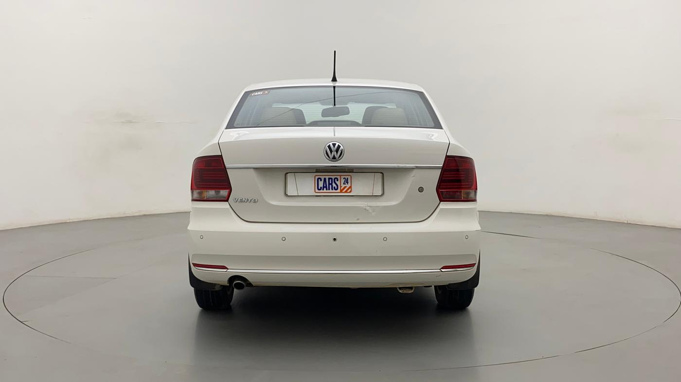 2016 Volkswagen Vento HIGHLINE 1.6 MPI, Petrol, Manual, 1,15,252 km, Back/Rear