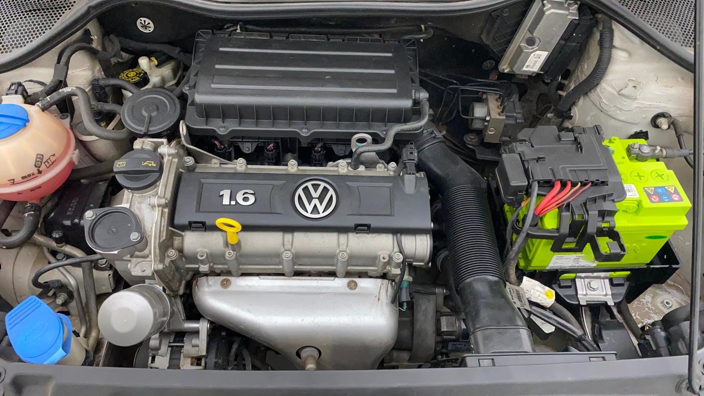 2016 Volkswagen Vento HIGHLINE 1.6 MPI, Petrol, Manual, 1,15,252 km, Open Bonet