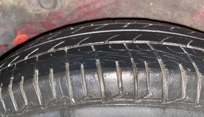 2014 Hyundai i10 SPORTZ 1.1, Petrol, Manual, 14,923 km, Right Rear Tyre Tread