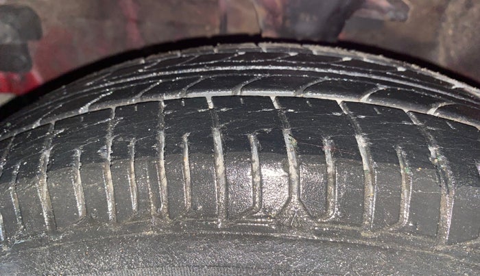 2014 Hyundai i10 SPORTZ 1.1, Petrol, Manual, 14,923 km, Left Front Tyre Tread