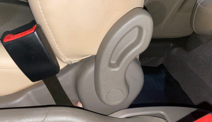 2014 Hyundai i10 SPORTZ 1.1, Petrol, Manual, 14,923 km, Driver Side Adjustment Panel