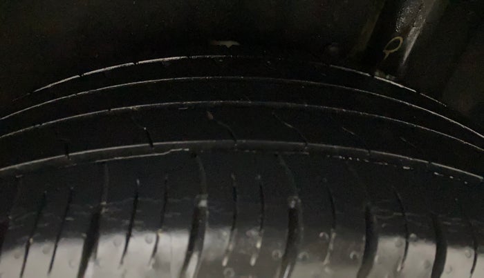 2019 Maruti Vitara Brezza ZDI, Diesel, Manual, 28,339 km, Left Rear Tyre Tread