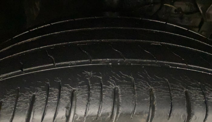 2019 Maruti Vitara Brezza ZDI, Diesel, Manual, 28,339 km, Right Front Tyre Tread