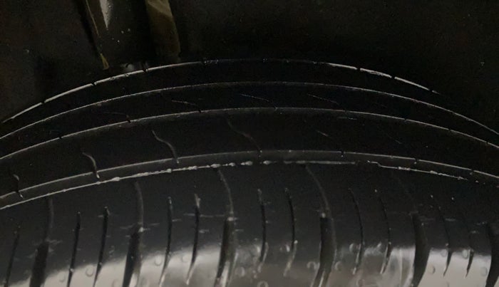 2019 Maruti Vitara Brezza ZDI, Diesel, Manual, 28,339 km, Right Rear Tyre Tread