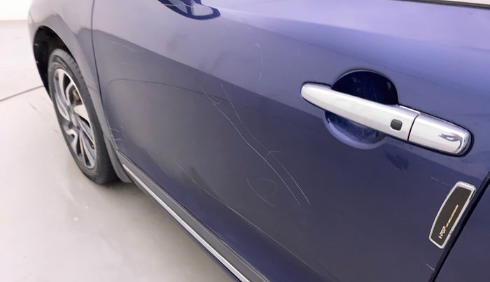 2021 Toyota Glanza V, Petrol, Manual, 24,378 km, Front passenger door - Minor scratches