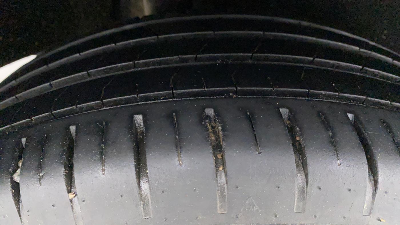 2021 Toyota Glanza V, Petrol, Manual, 24,378 km, Right Rear Tyre Tread