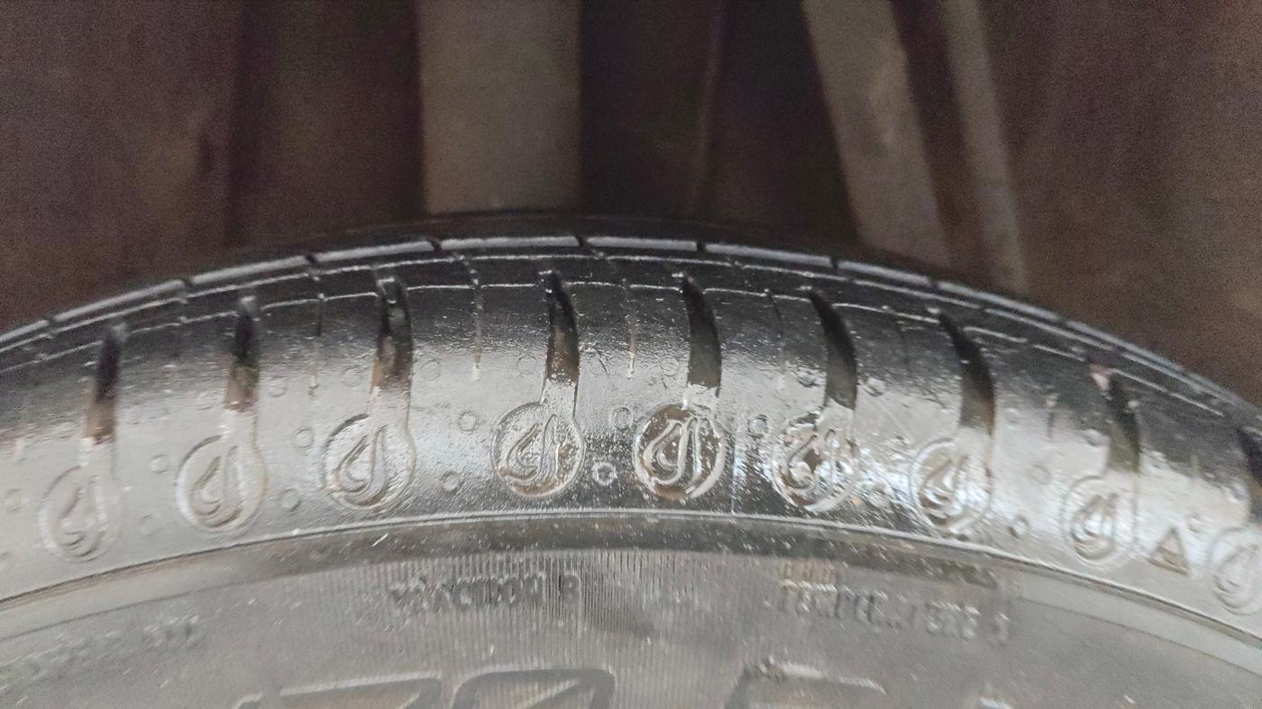 2021 Renault Kwid RXT 1.0 (O), Petrol, Manual, 25,020 km, Right Rear Tyre Tread
