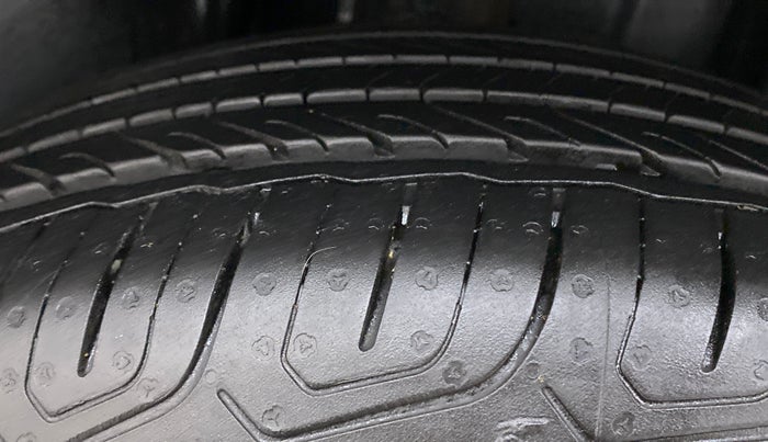 2022 Skoda KUSHAQ AMBITION 1.0 TSI AT, Petrol, Automatic, 3,569 km, Right Rear Tyre Tread