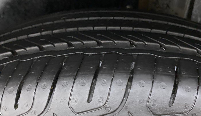 2022 Skoda KUSHAQ AMBITION 1.0 TSI AT, Petrol, Automatic, 3,569 km, Left Rear Tyre Tread