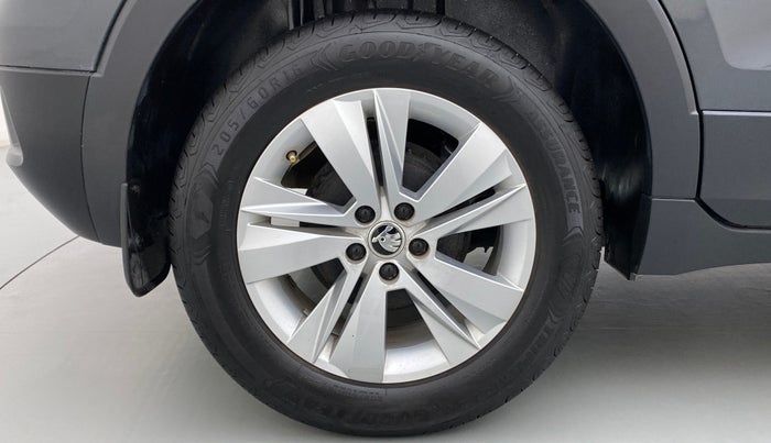 2022 Skoda KUSHAQ AMBITION 1.0 TSI AT, Petrol, Automatic, 3,569 km, Right Rear Wheel