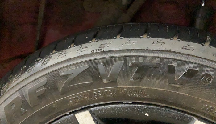 2018 Mahindra KUV 100 NXT K8 P 6 STR, CNG, Manual, 47,875 km, Left Rear Tyre Tread