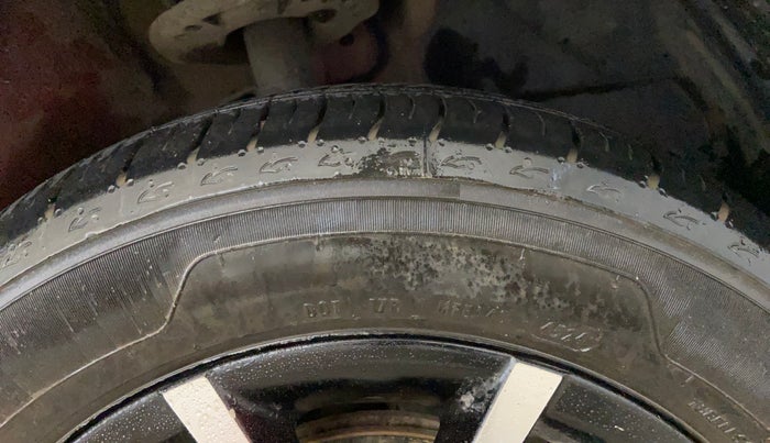 2018 Mahindra KUV 100 NXT K8 P 6 STR, CNG, Manual, 47,875 km, Right Front Tyre Tread