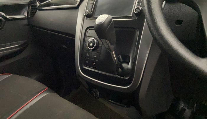 2018 Mahindra KUV 100 NXT K8 P 6 STR, CNG, Manual, 47,875 km, Gear Lever