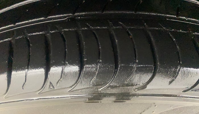 2022 KIA SELTOS HTK PLUS 1.5 DIESEL IMT, Diesel, Manual, 18,945 km, Right Front Tyre Tread