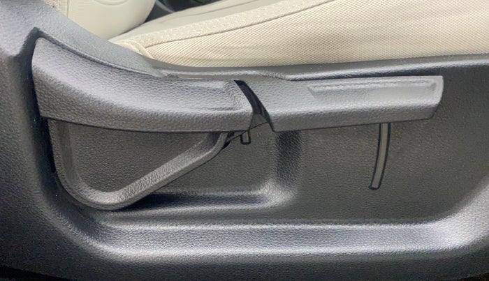 2022 KIA SELTOS HTK PLUS 1.5 DIESEL IMT, Diesel, Manual, 18,945 km, Driver Side Adjustment Panel