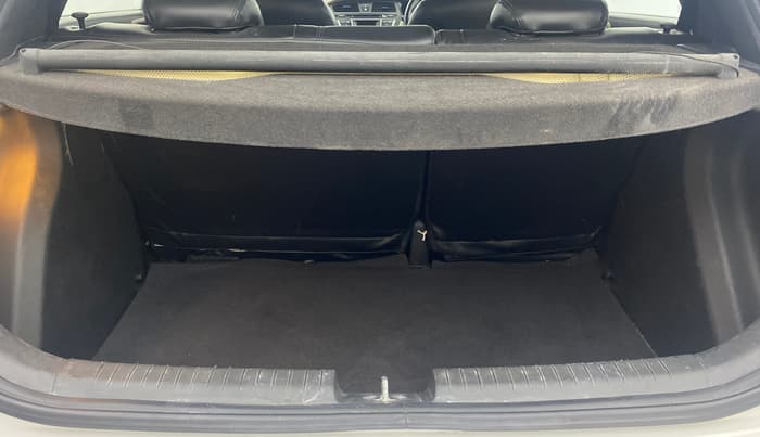 2015 Hyundai Elite i20 ASTA 1.2, Petrol, Manual, 42,907 km, Boot Inside