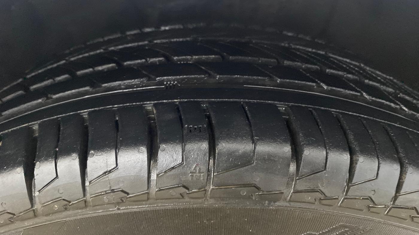 2015 Hyundai Elite i20 ASTA 1.2, Petrol, Manual, 42,907 km, Right Front Tyre Tread