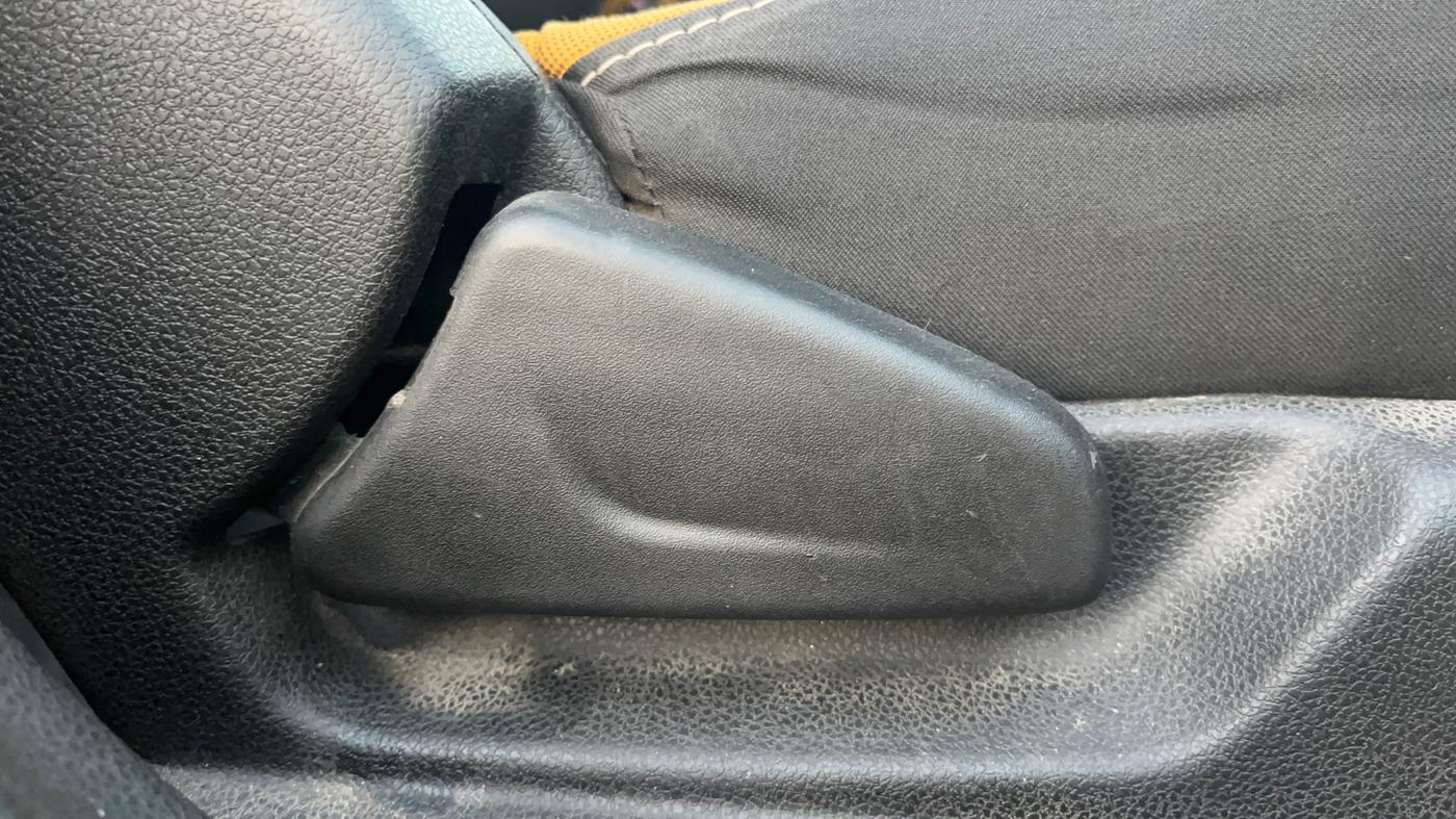 2022 Renault Kwid CLIMBER MT 1.0, Petrol, Manual, 48,172 km, Driver Side Adjustment Panel
